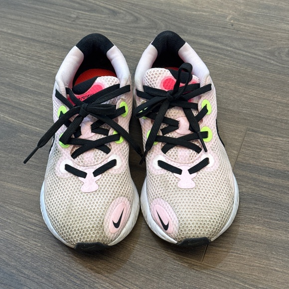 Nike Renew Running Shoes Sneakers for Women Size US 6.5 Pink Foam - Picture 3 of 17